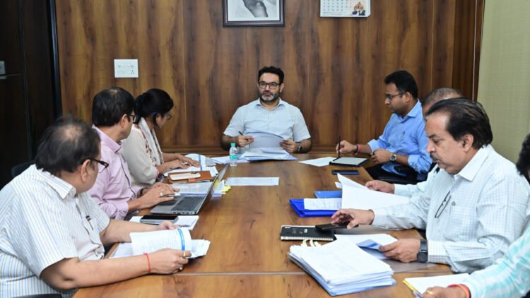 स्कूल शिक्षा सचिव डॉ. कमलप्रीत सिंह ने की विभाग की व्यापक समीक्षा, गुणवत्ता और आधारभूत सुविधाओं पर विशेष जोर