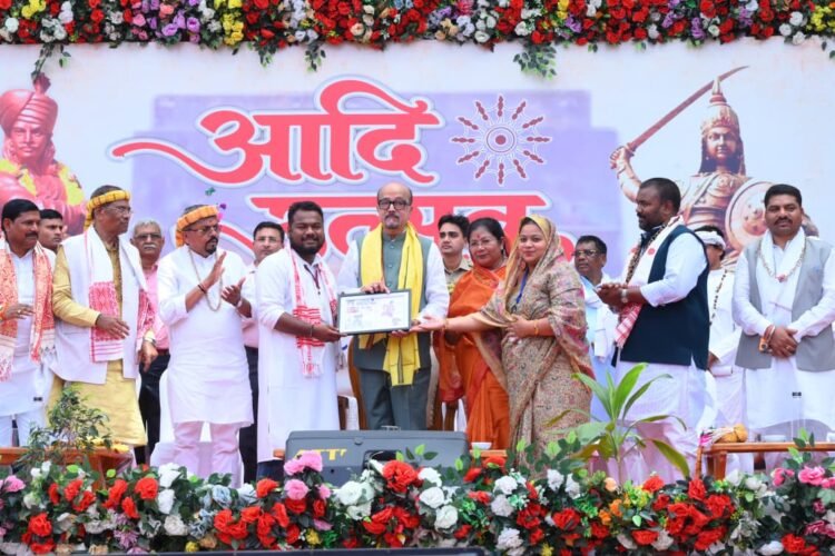 आदि उत्सव जनजातीय संस्कृति और परंपराओं को नई पीढ़ी तक पहुँचाने का महत्वपूर्ण माध्यम: राज्यपाल रमेन डेका