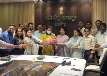 फेम इंडिया मैगजीन की सर्वे में देश के ’बेस्ट डिस्ट्रिक्ट मजिस्ट्रेट्स’ में शामिल हुईं बालोद जिले की कलेक्टर दिव्या उमेश मिश्रा अधिकारी-कर्मचारियों ने दी बधाई