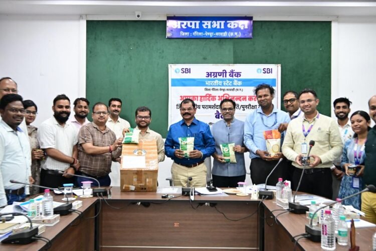 बैगा अंचल के जंगलों की मिठास पहुँची बैंगलोर, आमाडोब और केवंची के बिहान समूह की महिलाओं के प्राकृतिक शहद को मिली राष्ट्रीय पहचान