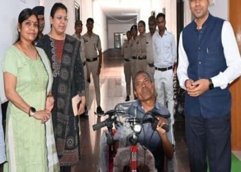 मोट्राइज्ड ट्रायसायकल ने बदली दिव्यांग हितग्राही की जिंदगी, अब गांव-गांव जाकर सब्जी बेचेंगे झंगलू टण्डन, आत्मनिर्भरता की ओर बढ़े कदम
