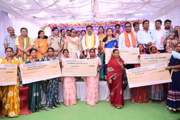 उप मुख्यमंत्री एवं जिले के प्रभारी मंत्री शर्मा भनसुला में आयोजित जन समस्या निवारण शिविर में हुए शामिल,कहा-अंतिम व्यक्ति तक योजनाओं का लाभ पहुंचाना शासन की पहली प्राथमिकता