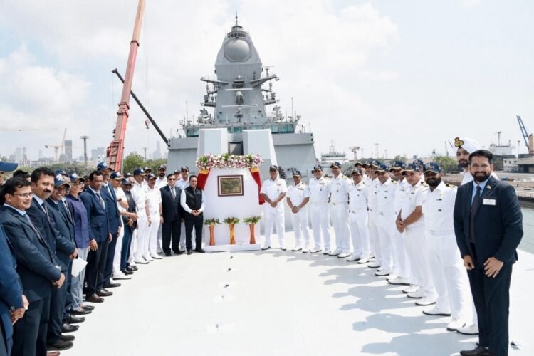 स्वदेशी स्टील्थ फ्रिगेट ‘महेंद्रगिरी’ भारतीय नौसेना को सुपुर्द, आत्मनिर्भर रक्षा क्षमता को मिली मजबूती
