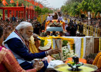 सोमनाथ में PM मोदी का रोड शो, अमृत महोत्सव में किया जल अभिषेक