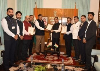 बंगाल में नई सरकार की संवैधानिक प्रक्रिया शुरू, आयोग ने राज्यपाल को सौंपी 293 विजयी उम्मीदवारों की सूची