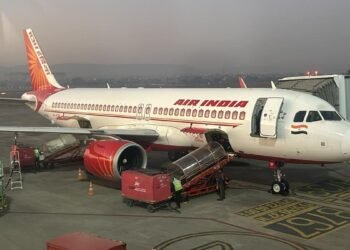 तकनीकी खराबी के चलते 8 घंटे बाद दिल्ली लौटी एयर इंडिया की फ्लाइट