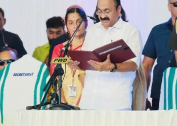 केरल में कांग्रेस की ऐतिहासिक वापसी, छह दशक बाद पूरी कैबिनेट ने एक साथ ली शपथ