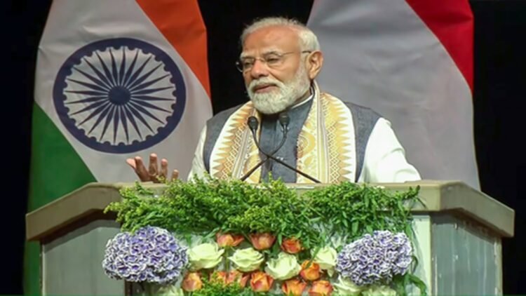 भीषण गर्मी के बीच पीएम मोदी की अपील: खुद को हाइड्रेटेड रखें, जरूरतमंदों को पानी पिलाएं