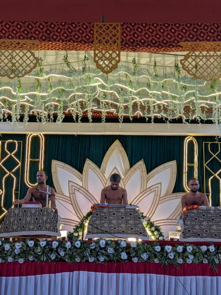 पट्टाचार्य श्री विशुद्धसागरजी महाराजजी का प्रथम पट्टाचार्य दिवस मांगूर में सारस्वत सागर जी, जयंत सागर जी एवं सिद्ध सागर महाराज जी के सानिध्य में मनाया