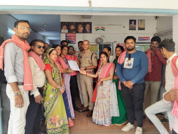 तिल्दा-नेवरा में JCP का प्रदर्शन: जनहित मुद्दों पर SDM-पुलिस को सौंपा ज्ञापन