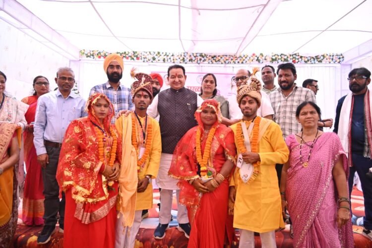 मुख्यमंत्री कन्या विवाह योजना के तहत 57 जोड़े परिणय सूत्र में बंधे, विधायक डॉ. संपत अग्रवाल ने दिया आशीर्वाद