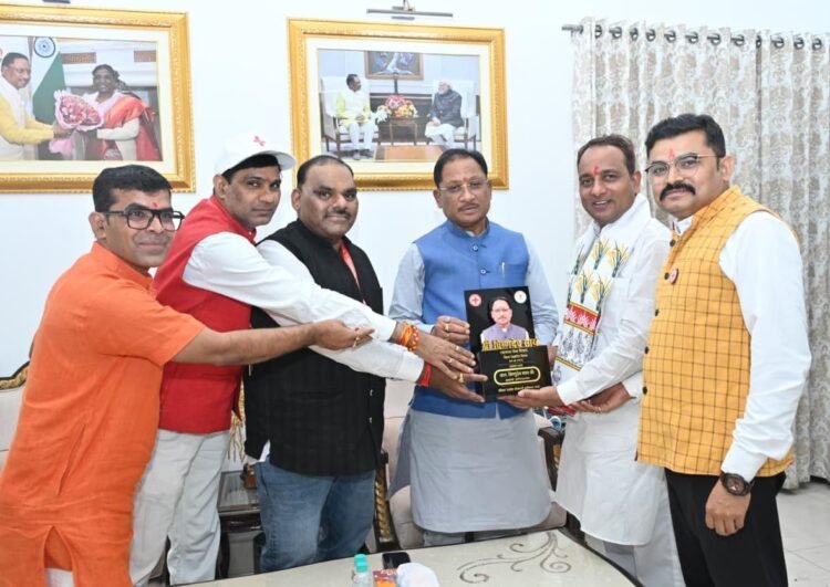 मुख्यमंत्री साय से भारतीय रेडक्रास सोसायटी के पदाधिकारियों ने की सौजन्य भेंट, कहा-मानवता की सेवा में रेडक्रॉस की भूमिका सराहनीय