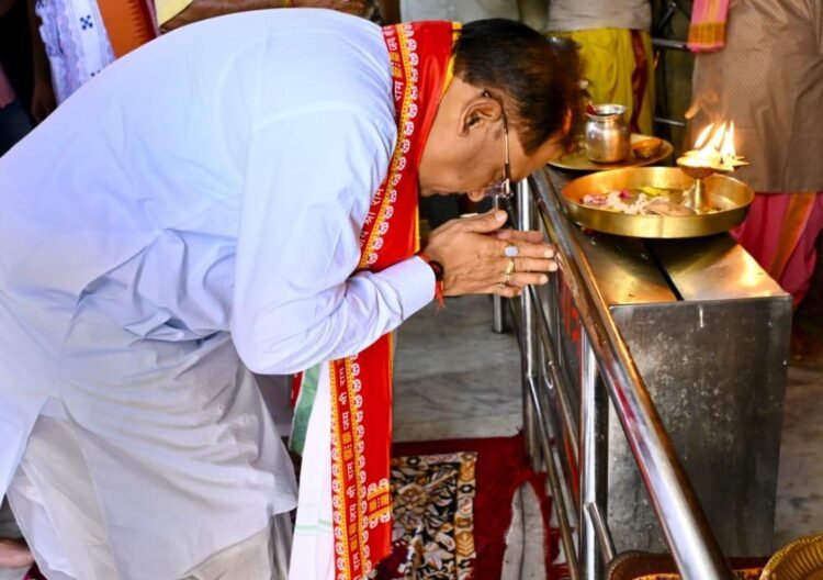 मुख्यमंत्री साय हरिनाम संकीर्तन नामयज्ञ में हुए शामिल, श्री जगन्नाथ मंदिर में की पूजा-अर्चना, प्रदेशवासियों की सुख-समृद्धि और खुशहाली की कामना