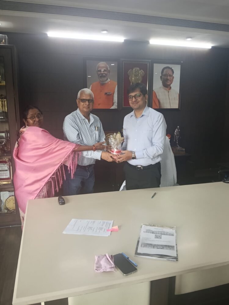 रायपुर नगर निगम के नए आयुक्त बने संबित मिश्रा, संभाला पदभार