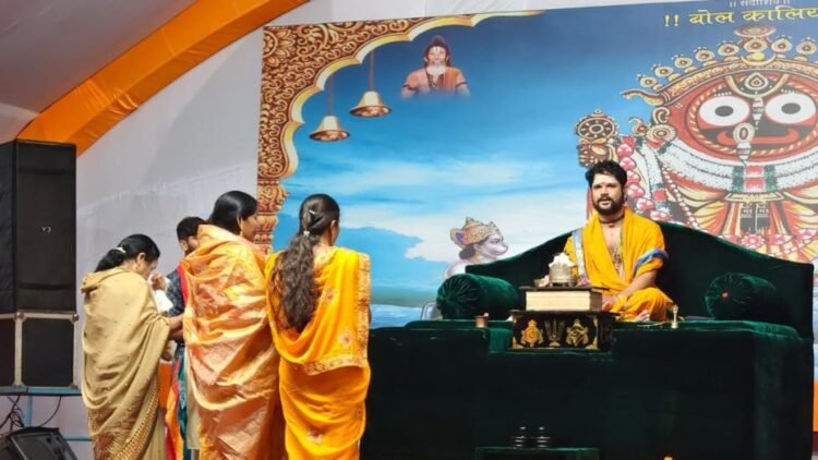 देशहित का संदेश: पंडित युवराज पांडे ने कम किए वाहन, नेताओं को भी दी नसीहत