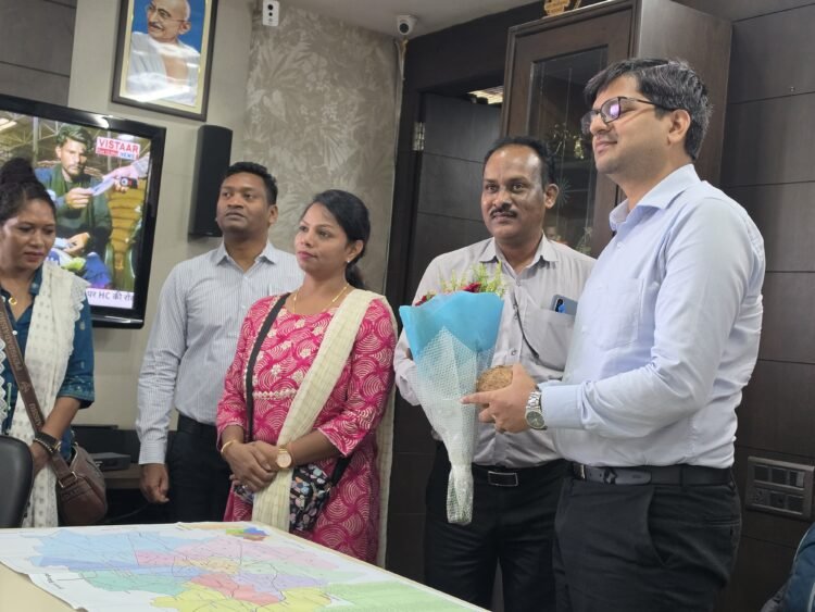 रायपुर नगर निगम के नए आयुक्त संबित मिश्रा का पदभार ग्रहण, अधिकारी-कर्मचारी संघ ने किया स्वागत