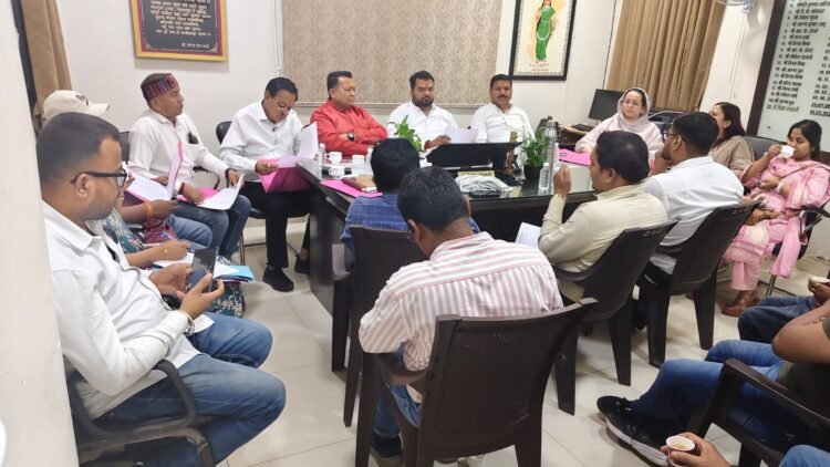 महापौर मीनल चौबे के निर्देश पर निगम एक्शन मोड में, बारिश से पहले नालों की सफाई और पेयजल व्यवस्था पर फोकस