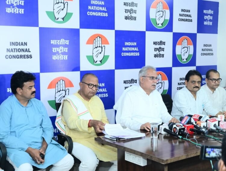 सरकार नियमों का पालन किये ग्राम सभा की फर्जी एनओसी के आधार या जनसुनवाई करवा रही है, मोदी देश के लिए घातक – भूपेश बघेल