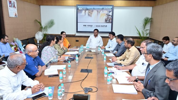 धान उठाव, कस्टम मिलिंग और पीडीएस व्यवस्था की खाद्य मंत्री दयालदास बघेल ने की विस्तृत समीक्षा