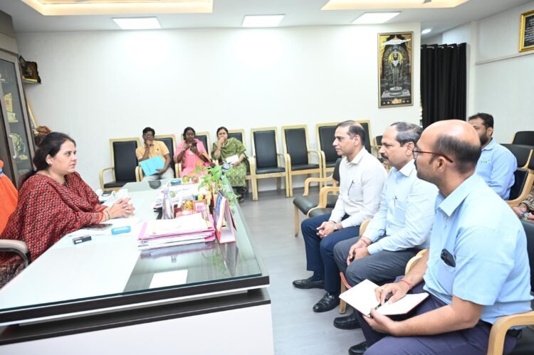 काम बंद करने वाले ड्राइवरों पर महापौर का सख्त रुख, सफाई व्यवस्था से समझौता नहीं