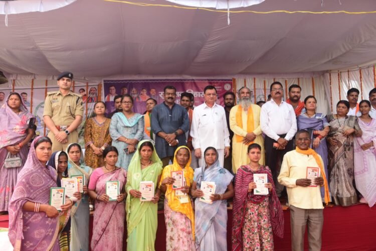 सुशासन तिहार-2026: जिले के प्रभारी मंत्री लखनलाल देवांगन सहित सांसद-विधायक शामिल हुए सुशासन तिहार में