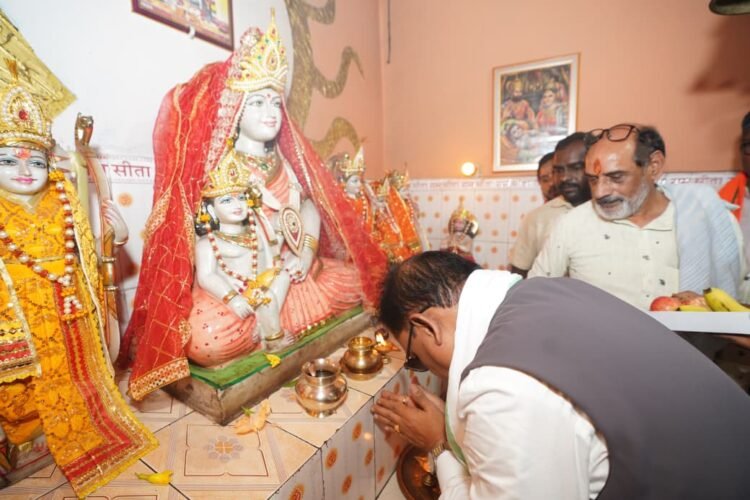 सुशासन तिहार के दौरान मुख्यमंत्री साय पहुंचे कोसला धाम, माता कौशल्या मंदिर में पूजा-अर्चना कर प्रदेशवासियों की सुख-समृद्धि की कामना की