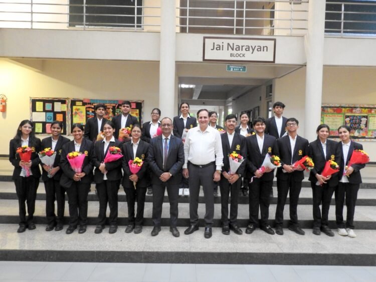 NH Goel World School में कक्षा 12 के विद्यार्थियों का भव्य सम्मान समारोह आयोजित