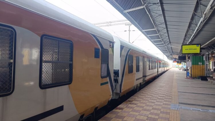 रायपुर -ताड़ोकी -रायपुर 68764/68765 मेमू ट्रेन में यात्रियों की सुविधा के लिए 08 कोच से 12 कोच किए गए