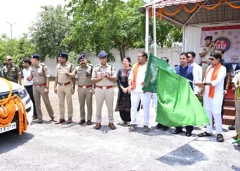 ​छत्तीसगढ़ में हाईटेक हुई पुलिसिंग, बलौदाबाजार में ‘नेक्स्ट जेन डायल-112’ वाहनों को राजस्व मंत्री ने दिखाई हरी झंडी