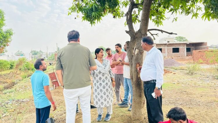 बारिश पूर्व तैयारियां तेज, महापौर और आयुक्त ने नाला सफाई कार्यों का किया निरीक्षण