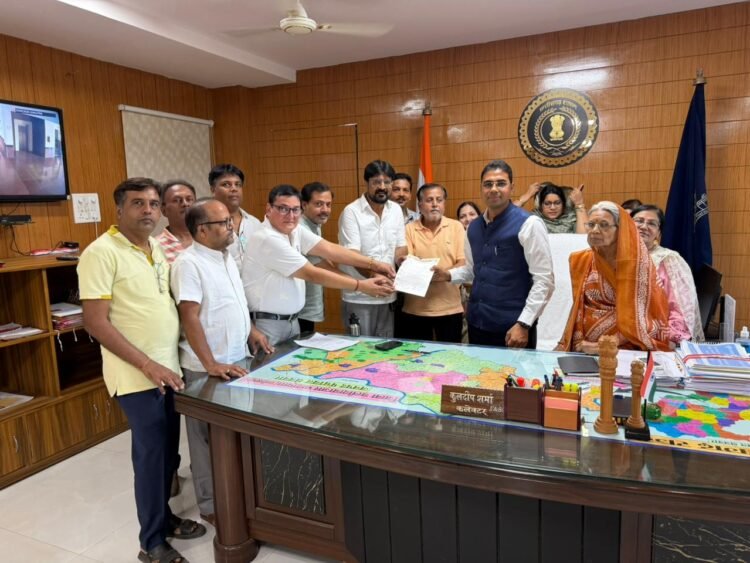 जैन समाज ने कलेक्टर एवं पुलिस अधीक्षक को सौंपा ज्ञापन