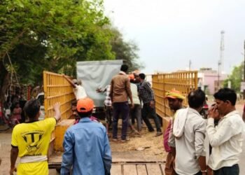 सरकारी जमीन की अवैध प्लाटिंग पर 8 महीने से खामोशी, छोटे कारोबारियों पर चला प्रशासन का डंडा