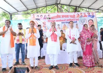 पलारी नगर पंचायत में भारी मतों से 16 कमल खिलाएं, विकास की जिम्मेदारी साय सरकार की : डिप्टी सीएम अरुण साव