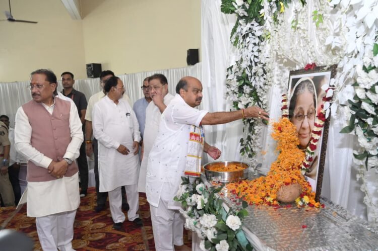 मुख्यमंत्री विष्णुदेव साय के साथ गंगा प्रसादी कार्यक्रम में शामिल हुए विधायक पुरन्दर मिश्रा, दिवंगत पुण्यात्मा को अर्पित की श्रद्धांजलि