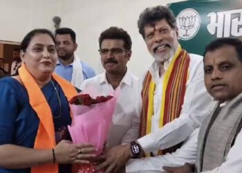 जगदलपुर में कांग्रेस को बड़ा झटका, महिला महामंत्री समेत कई कार्यकर्ता BJP में शामिल