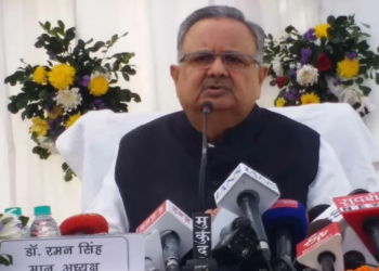 विधानसभा अध्यक्ष डॉ. रमन सिंह ने काफिले में 4 गाड़ियां घटाईं, PM नरेंद्र मोदी की अपील का असर