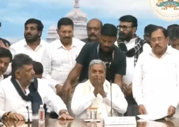 कर्नाटक में बड़ा राजनीतिक उलटफेर, CM सिद्धारमैया ने दिया इस्तीफा
