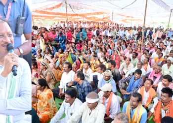मुख्यमंत्री साय ने बरगद के पेड़ के नीचे लगाई चौपाल, सुनी ग्रामीणों की समस्याएं, कमरौद में ग्रामीणों से आत्मीय संवाद, योजनाओं की जमीनी स्थिति का लिया फीडबैक