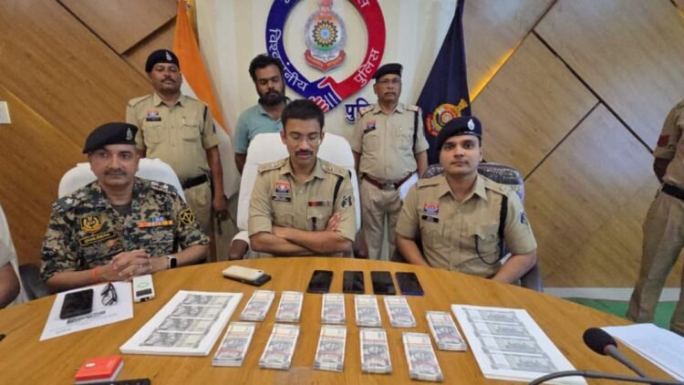 घर में प्रिंटर से छाप रहा था 500 के नकली नोट, कांकेर पुलिस ने दबोचा