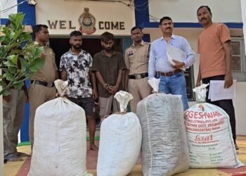 फिल्मी अंदाज में पुलिस की कार्रवाई, 75 लाख का गांजा जब्त