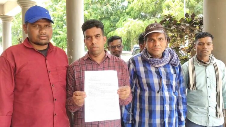 सुरक्षा गार्डों का हंगामा: सिविल सर्जन पर मनमानी और नोटिस देने का आरोप
