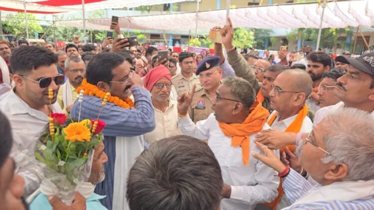 सुशासन तिहार शिविर में कांग्रेस का हंगामा, जनसमस्याओं को लेकर किया बहिष्कार