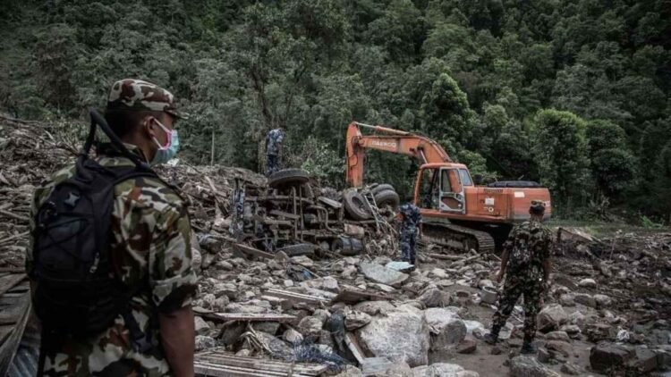 नेपाल में दर्दनाक हादसा: रोल्पा जिला में जीप 700 मीटर खाई में गिरी, 20 तीर्थयात्रियों की मौत