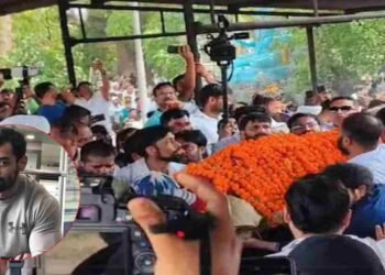 प्रतीक यादव पंचतत्व में विलीन: बैकुंठधाम में हुआ अंतिम संस्कार, उमड़ा जनसैलाब