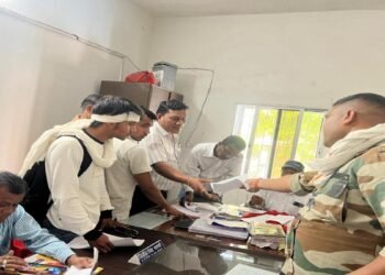 जेल से निकला हत्या आरोपी, भाजपा नेता की मौत के बाद खाली हुई सीट पर भरा नामांकन