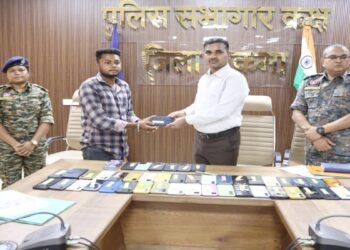 गुम-चोरी के मोबाइल वापस, 8 लाख के 52 फोन पुलिस ने किए रिकवर