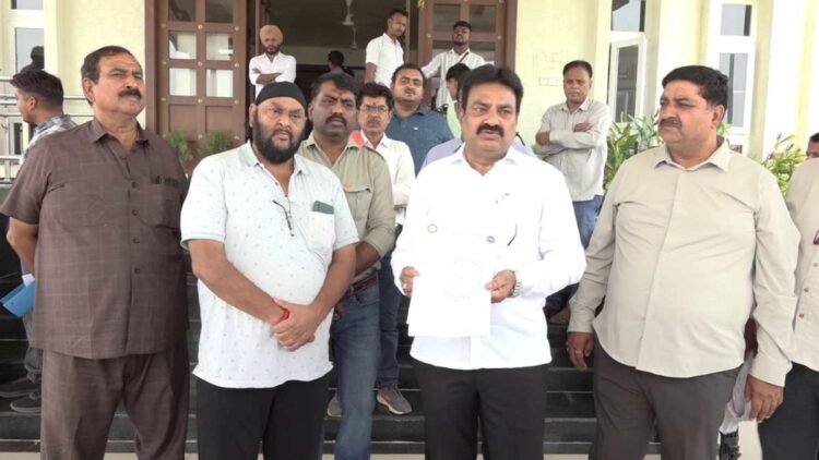 छत्तीसगढ़ में बस किराया बढ़ाने की तैयारी, परिवहन मंत्री को सौंपा ज्ञापन