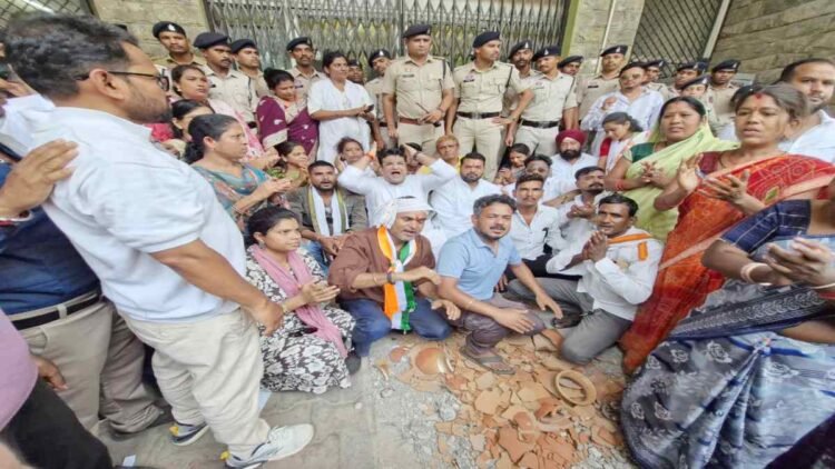 रायपुर में पानी संकट पर फूटा गुस्सा, निगम जोन-8 कार्यालय का घेराव