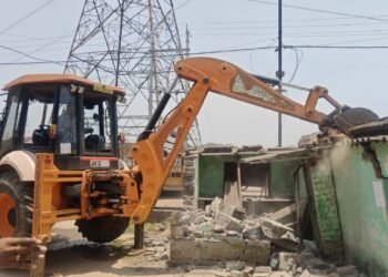 5 साल की बच्ची से दरिंदगी के आरोपी का घर ढहा, प्रशासन की बड़ी कार्रवाई