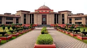 छत्तीसगढ़ हाईकोर्ट का बड़ा फैसला, बिना सुनवाई एनएचएम कर्मचारी की सेवा समाप्ति रद्द